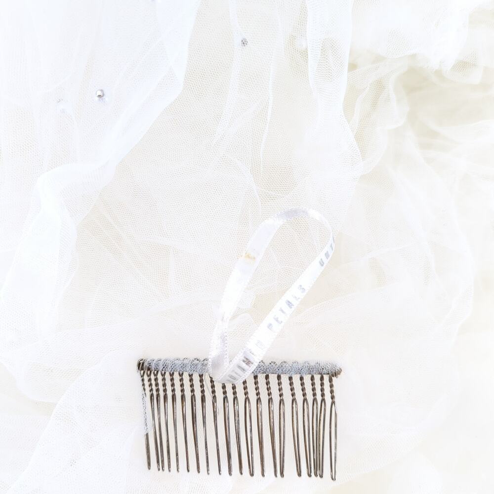 Untamed Petals Fiona Pearl Cathedral Veil White 2 Tiered Blusher Ruffle FLAW - Picture 6 of 14